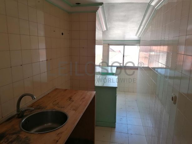 Edifício 3 Pisos c/ Logradouro · Estrela, Lisboa