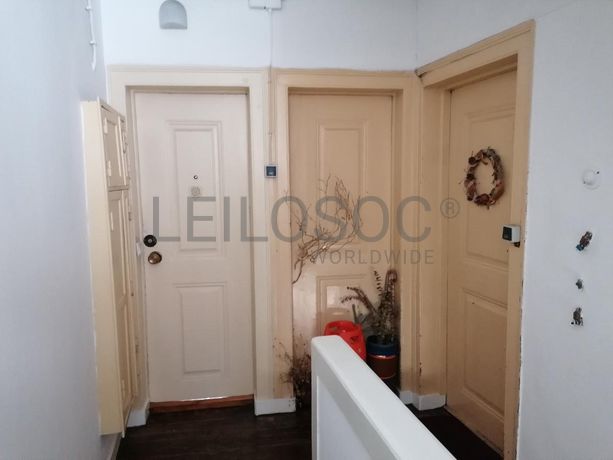 Edifício 3 Pisos c/ Logradouro · Estrela, Lisboa