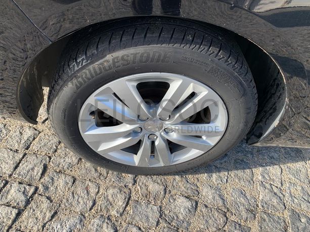 Peugeot 308 1.6 BlueHDI · Ano 2015