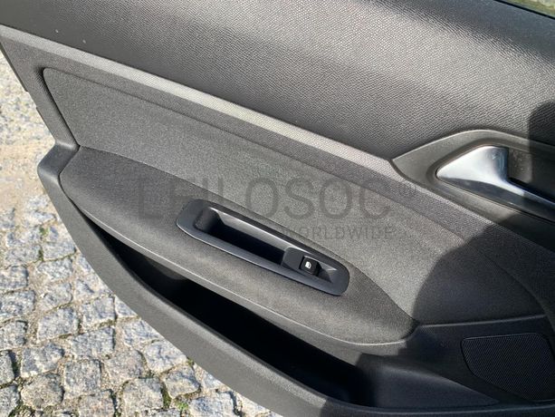 Peugeot 308 1.6 BlueHDI · Ano 2015
