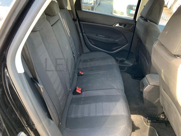 Peugeot 308 1.6 BlueHDI · Ano 2015