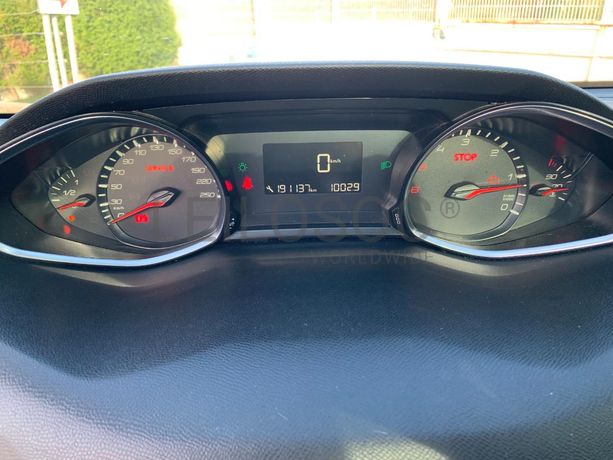 Peugeot 308 1.6 BlueHDI · Ano 2015