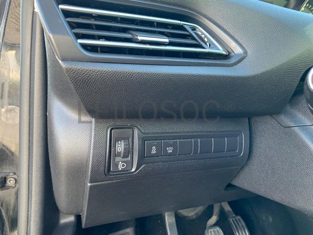 Peugeot 308 1.6 BlueHDI · Ano 2015