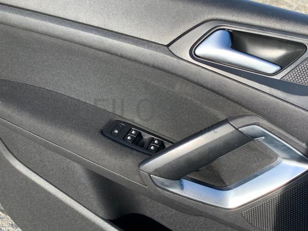 Peugeot 308 1.6 BlueHDI · Ano 2015