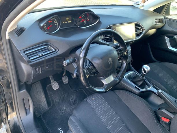 Peugeot 308 1.6 BlueHDI · Ano 2015