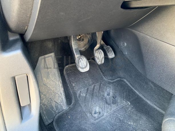 Peugeot 308 1.6 BlueHDI · Ano 2015