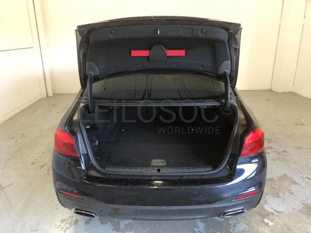 BMW 530E · Elétrico/Gasolina · Ano 2017