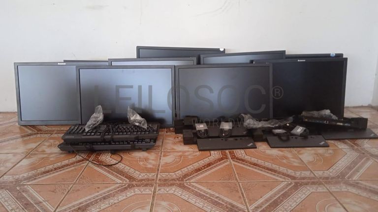 Material Informático ·