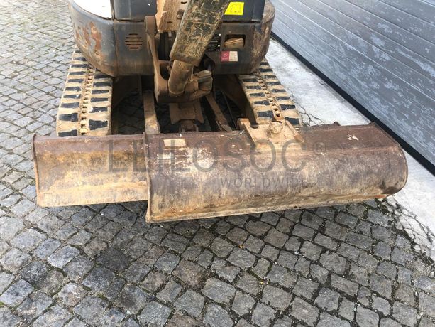 Mini Giratória BobCat E26