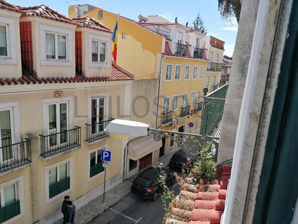 Edifício 3 Pisos c/ Logradouro · Estrela, Lisboa