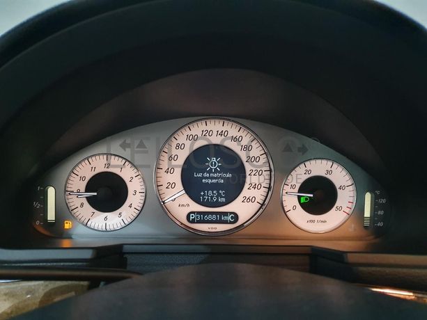 Mercedes-Benz E320 CDI · Ano 2008