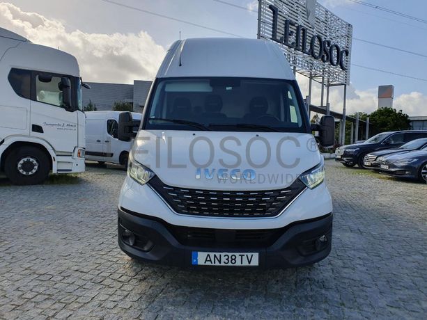 Iveco Daily 35-180 · Ano 2021