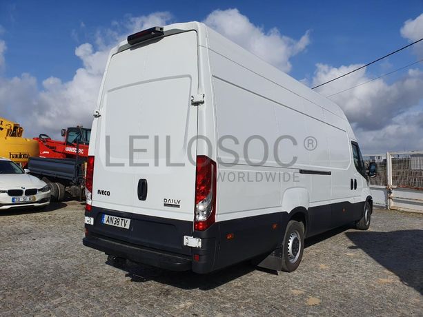 Iveco Daily 35-180 · Ano 2021