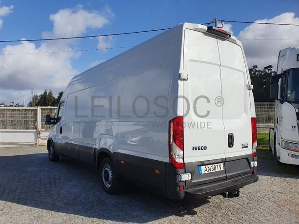 Iveco Daily 35-180 · Ano 2021