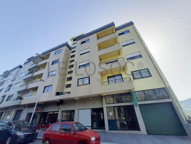 LEILÃO SUSPENSO · Apartamento T4  + Garagem · Vila das Aves