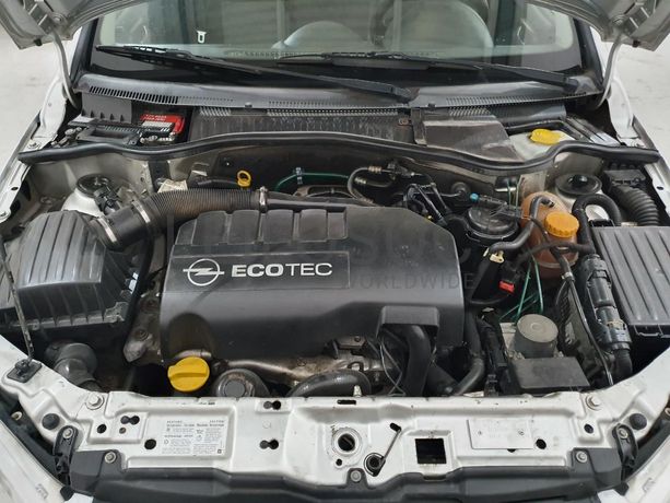 Opel Corsa · Ano 2004