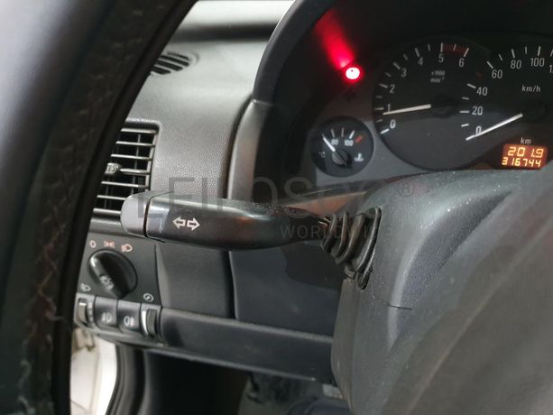 Opel Corsa · Ano 2004