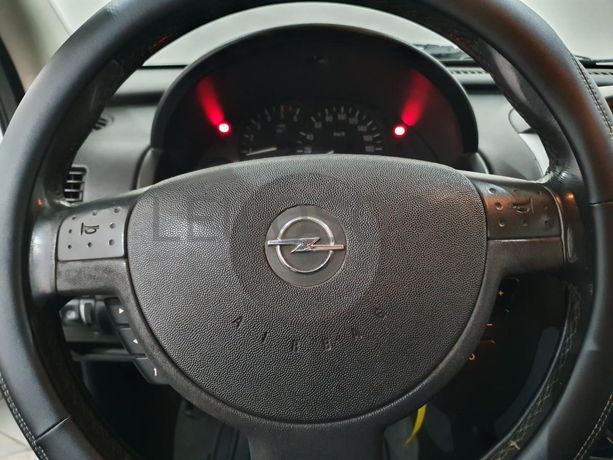 Opel Corsa · Ano 2004