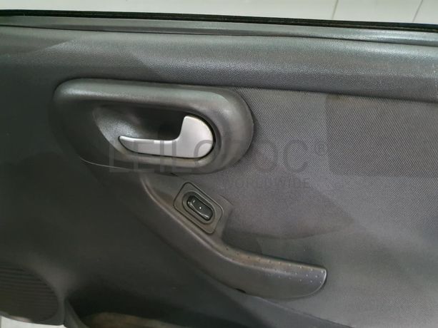 Opel Corsa · Ano 2004