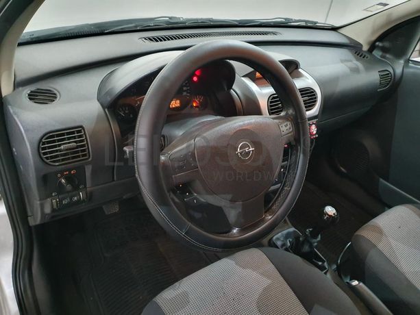 Opel Corsa · Ano 2004