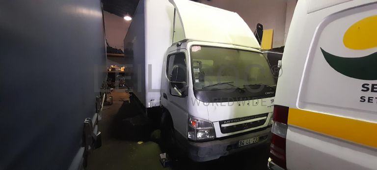 Mitsubishi Canter Fuso 7C15