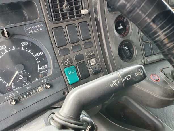 Scania 360 com Grua Atlas · Ano 1998