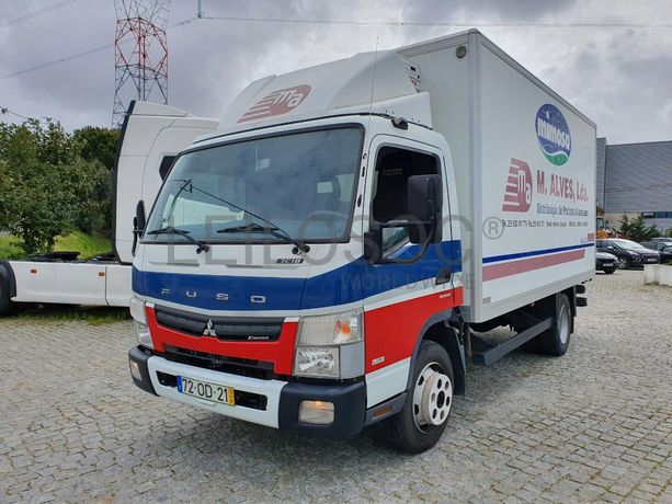 Mitsubishi Canter Fuso 7C18  · Ano 2013