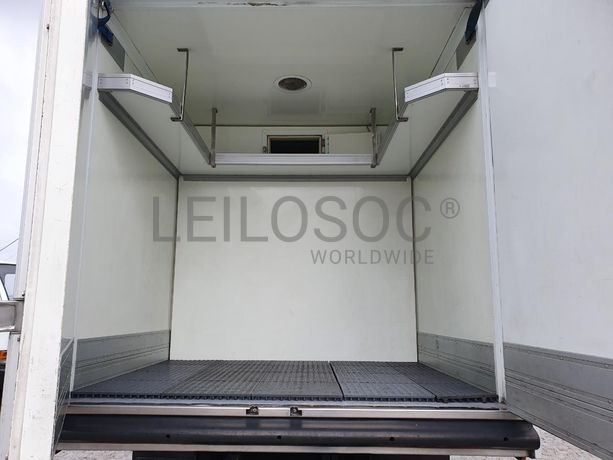 Mitsubishi Canter Fuso 7C18  · Ano 2013