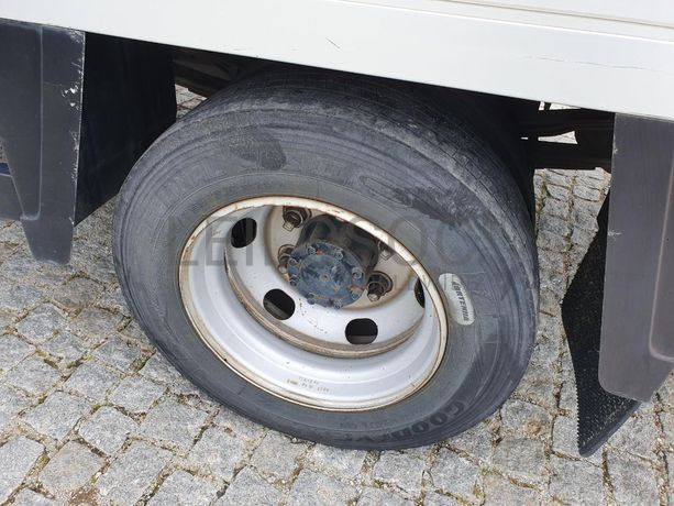 Mitsubishi Canter Fuso 7C18  · Ano 2013