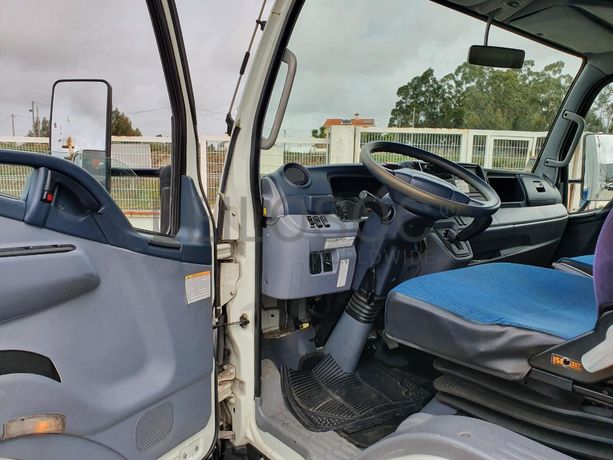 Mitsubishi Canter Fuso 7C18  · Ano 2013