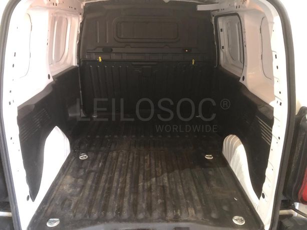 Peugeot Partner · Ano 2020