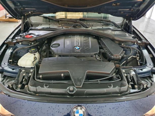 BMW 320D 2.0 Touring · Ano 2015
