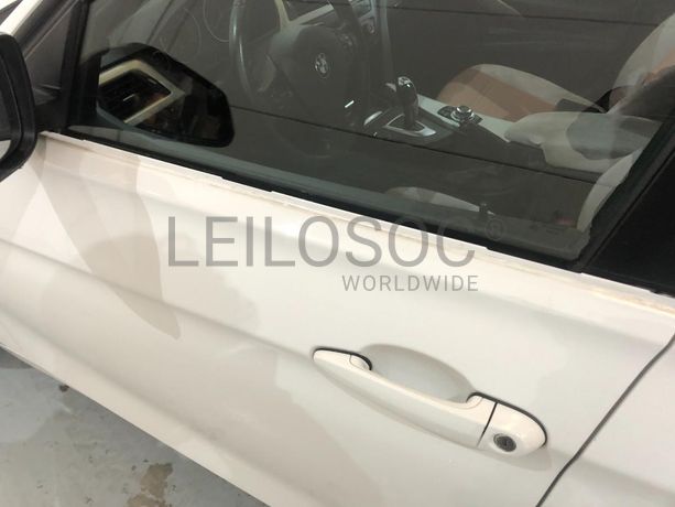 BMW 320 D Touring · Ano 2013