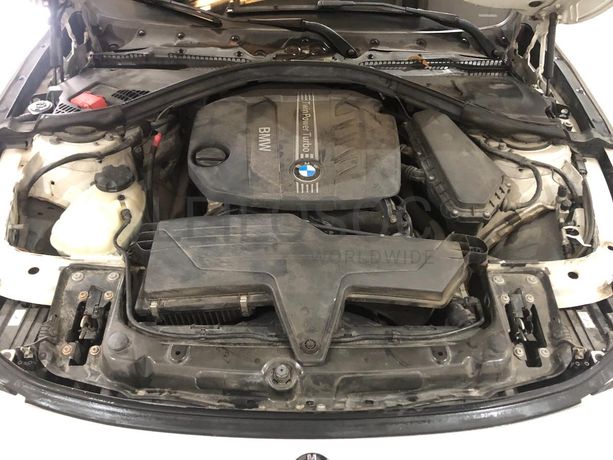 BMW 320 D Touring · Ano 2013