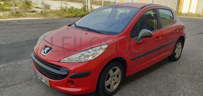 Peugeot 207 1.4 16v · Ano 2007