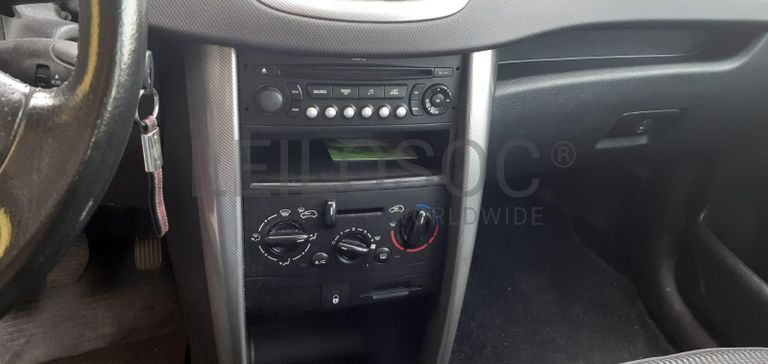 Peugeot 207 1.4 16v · Ano 2007