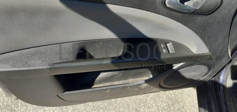 Seat Leon 1.6 TDI · Ano 2012