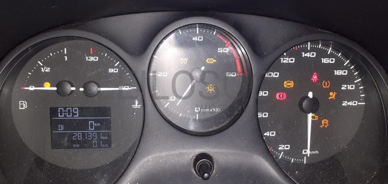 Seat Leon 1.6 TDI · Ano 2012