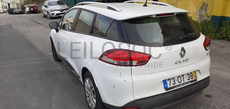 Renault Clio 1.5 DCI · Ano 2014