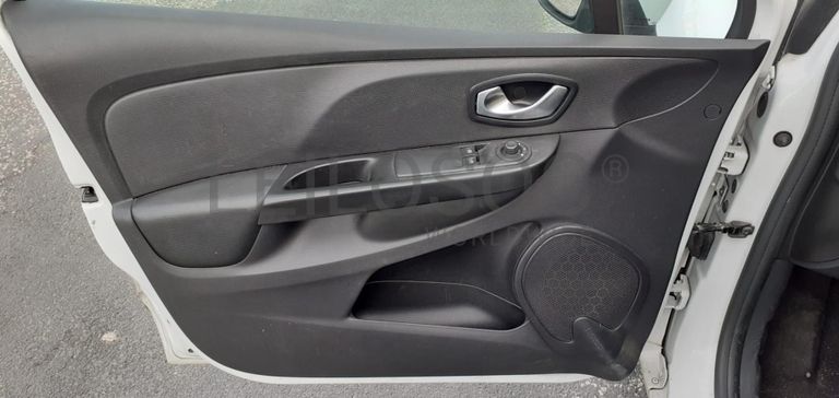 Renault Clio 1.5 DCI · Ano 2014