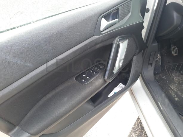 Peugeot 308 SW 1.6 BlueHDI · Ano 2014