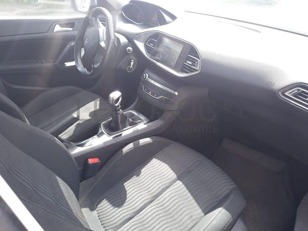 Peugeot 308 SW 1.6 BlueHDI · Ano 2014
