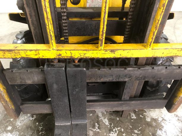 Empilhador TCM FD20Z2S