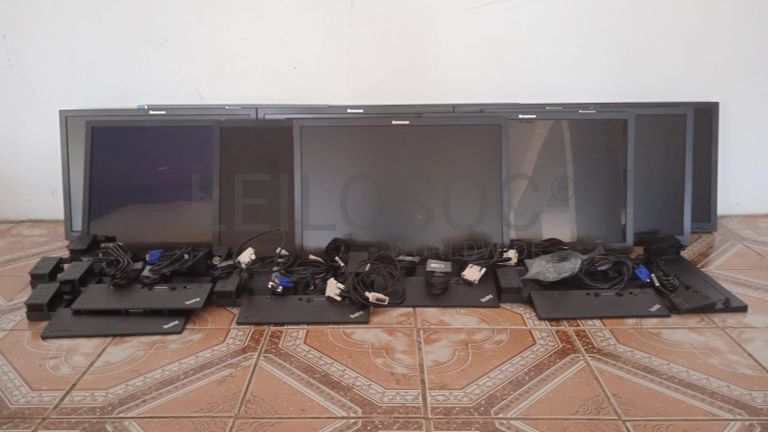 Material Informático ·