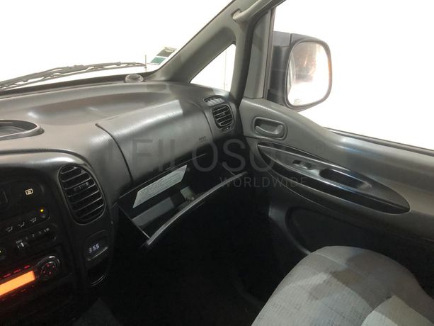 Hyundai H1 · 9 Lugares · Ano 2006