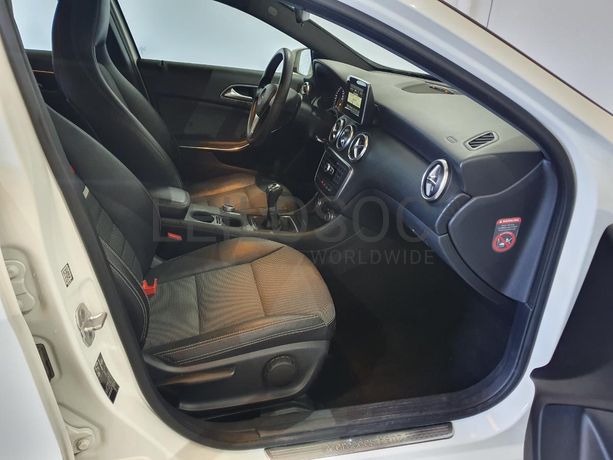 Mercedes-Benz A200 CDI · Ano 2015