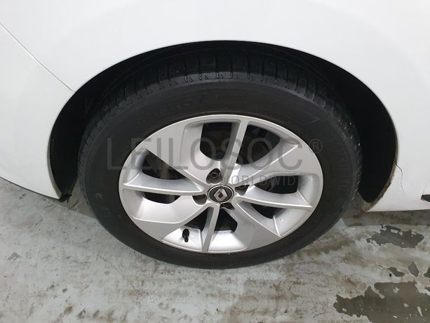 Renault Clio 0.9 TCE · Ano 2018