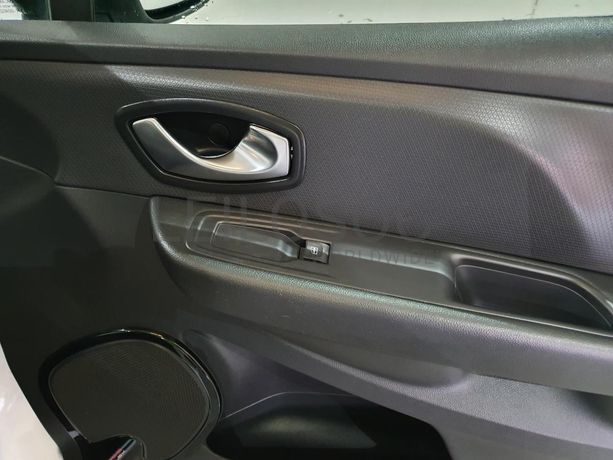 Renault Clio 0.9 TCE · Ano 2018