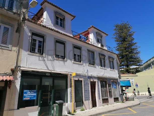Edifício 3 Pisos c/ Logradouro · Estrela, Lisboa