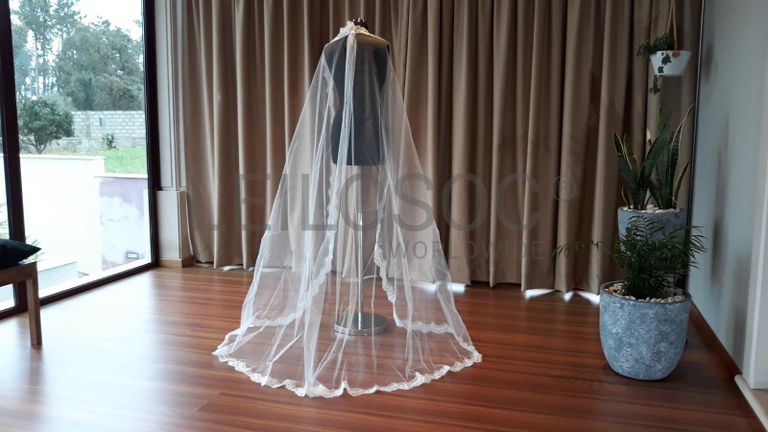 Grande Leilão de Vestidos de Noiva e Cerimónia